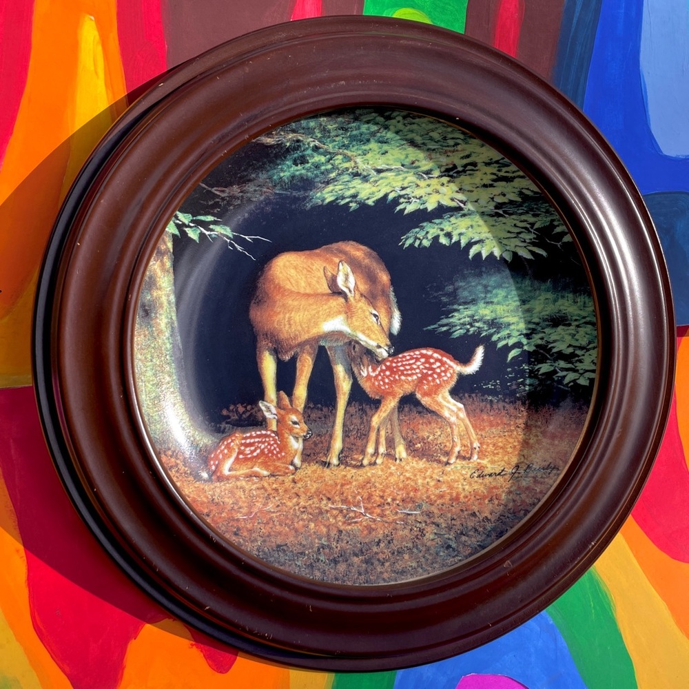 Retro Doe & Family Decorative Plate Wall Art w/ wooden frame